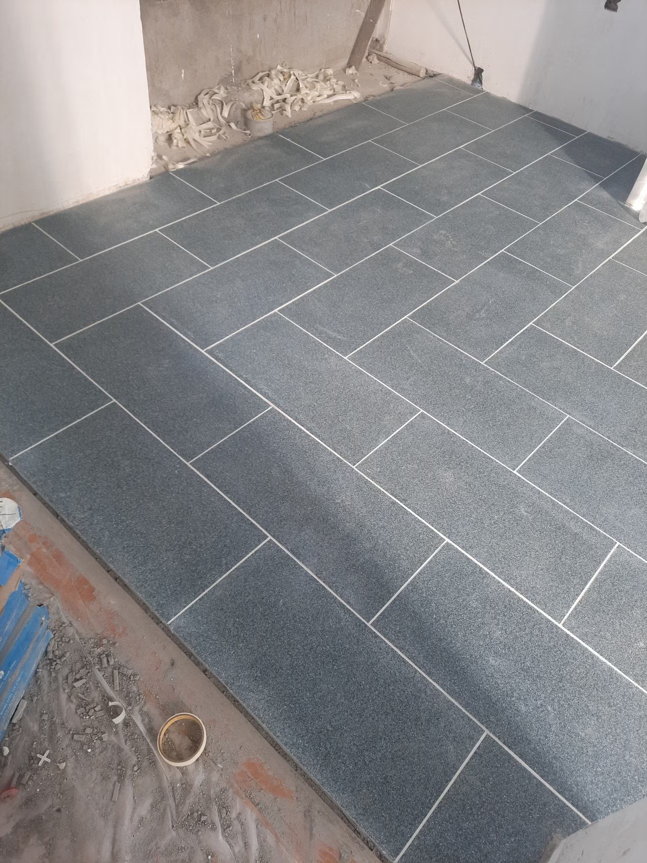 Decorative bathroom wall tile installation
